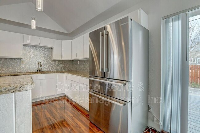 Building Photo - 2581 S Hazel Ct