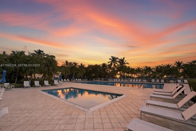Building Photo - 881 Ocean Dr