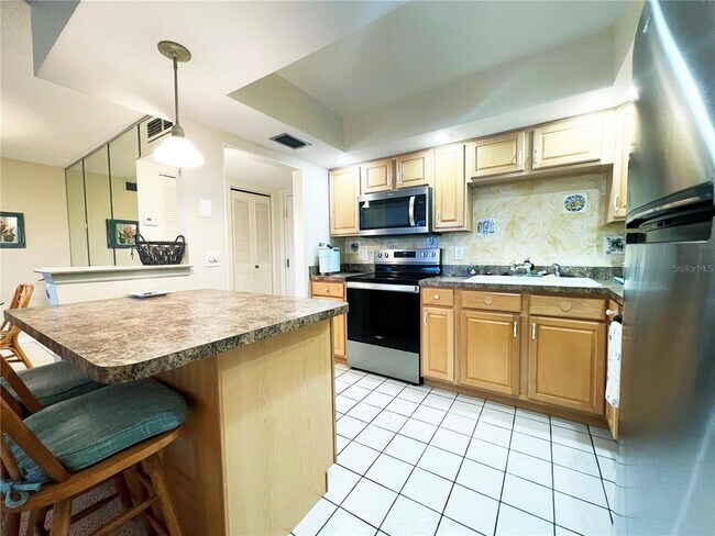 Building Photo - 5220 Brittany Dr S