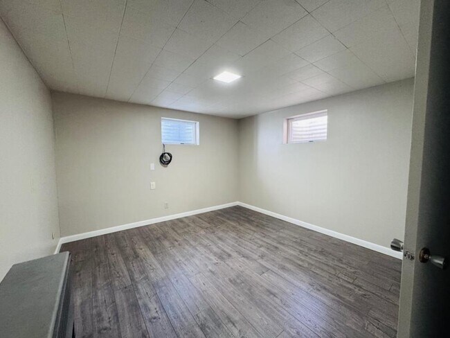 Building Photo - 1819 5th Ave