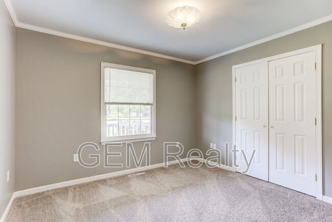 Building Photo - 15617 Mockingbird Ln