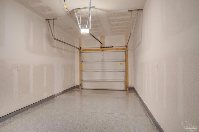 Building Photo - 2495 Cliff Hollow Cir