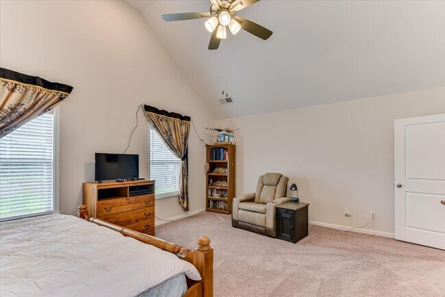 Building Photo - 6051 Big Pond Trl