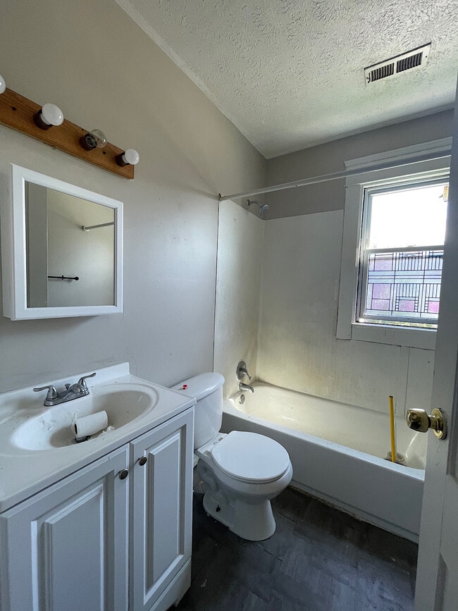 Building Photo - 3469 W 45th St