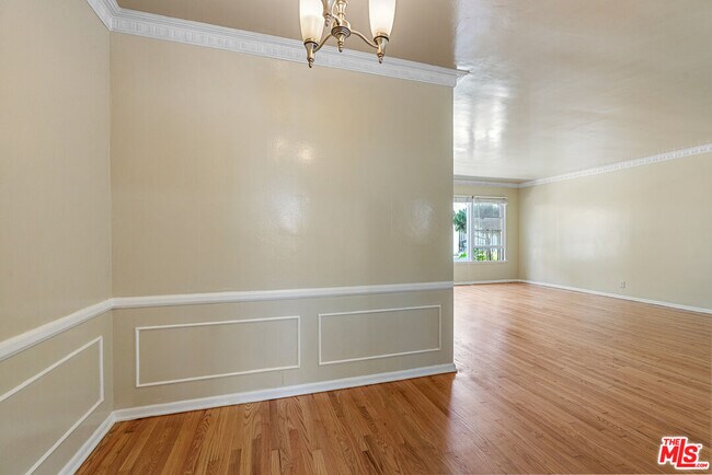 Building Photo - 831 Austin Ave