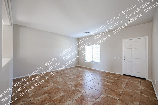 Building Photo - 910 S 118th Ln