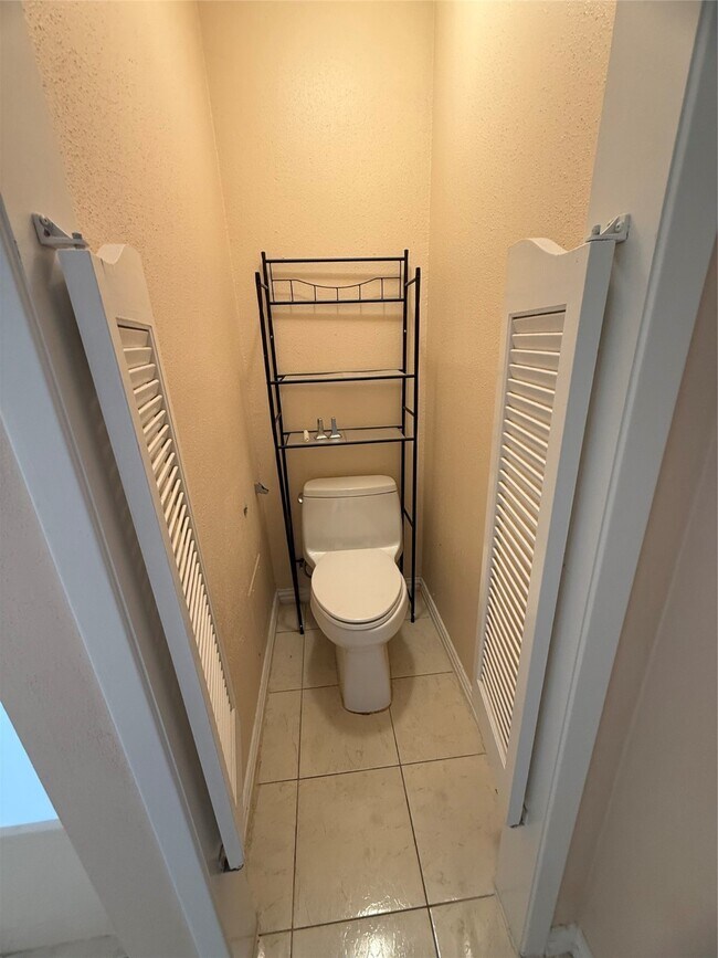 Building Photo - 4027 Summit Valley Dr