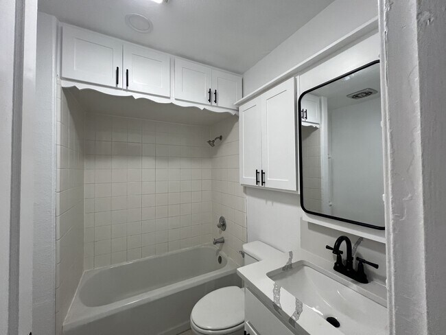 Building Photo - 2517 28th St