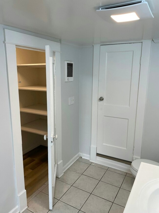 Building Photo - 201 Union St