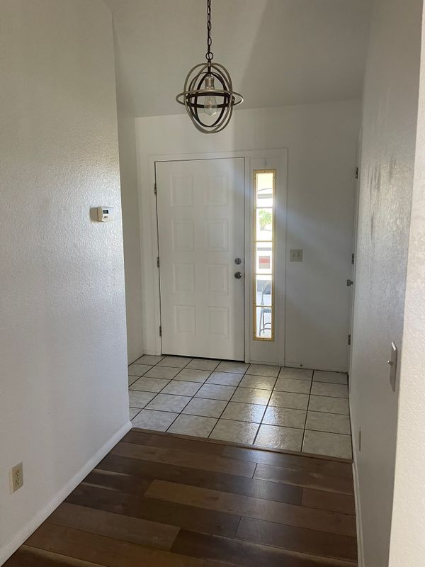 Building Photo - 276 Vilna St