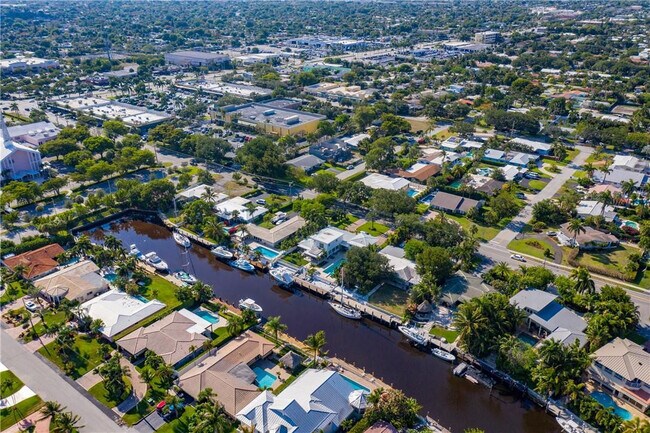 Building Photo - 2680 NE 24th St