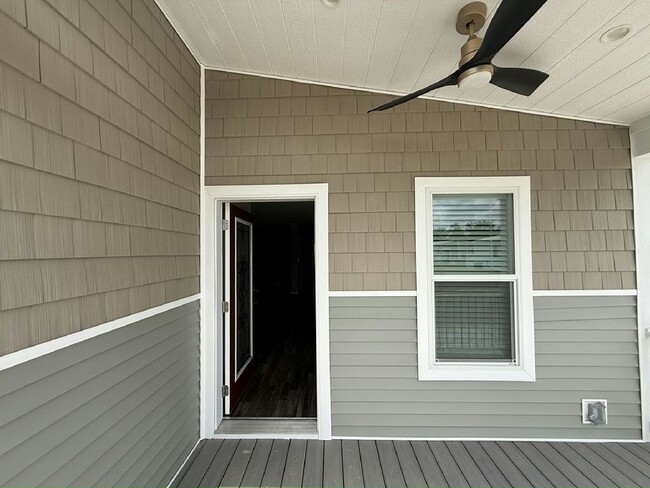 Building Photo - 3519 Campari Dr