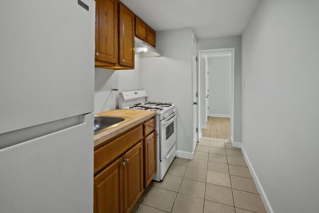 Building Photo - 182 36th St NE