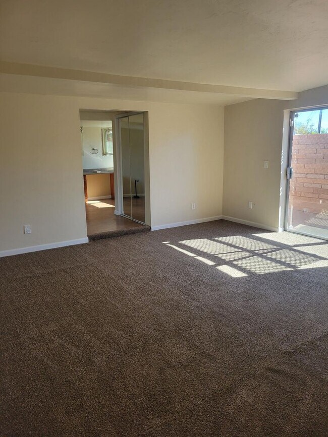 Building Photo - 3 bedroom/2 Bath with added Studio