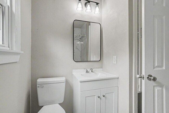 Building Photo - Charming 3-Bedroom Home in Sherman Available NOW!