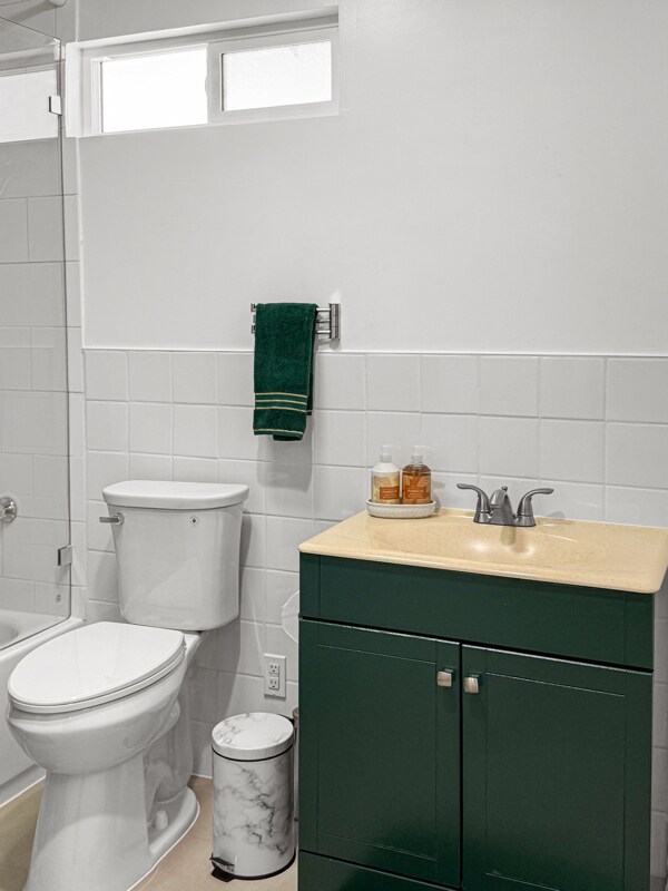 Building Photo - 1521 W 37th Pl