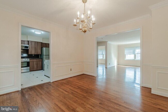Building Photo - 3548 S George Mason Dr