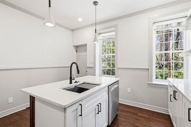 Building Photo - 3118 W Wilt St