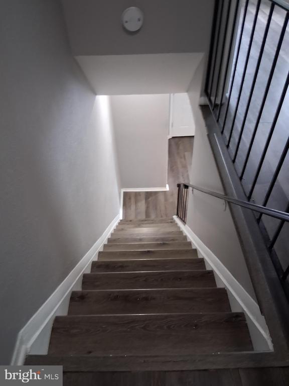 Building Photo - 929 Topview Dr