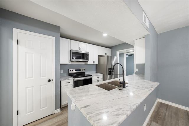 Building Photo - 2517 Clearwood Dr