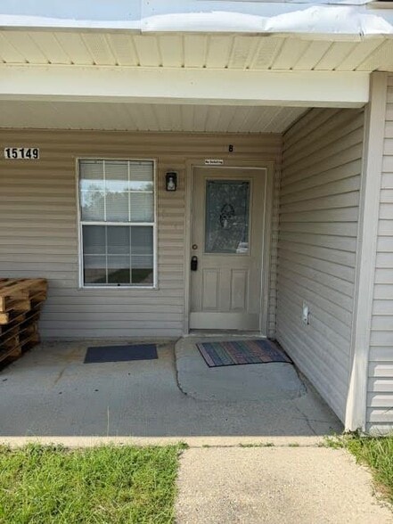 Building Photo - 15149 Deer Creek Dr