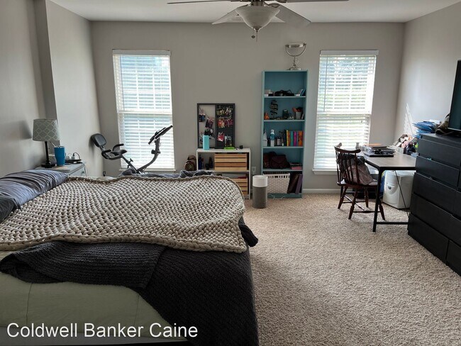 Building Photo - 2 br, 1.5 bath House - 72 Spring Crossing ...
