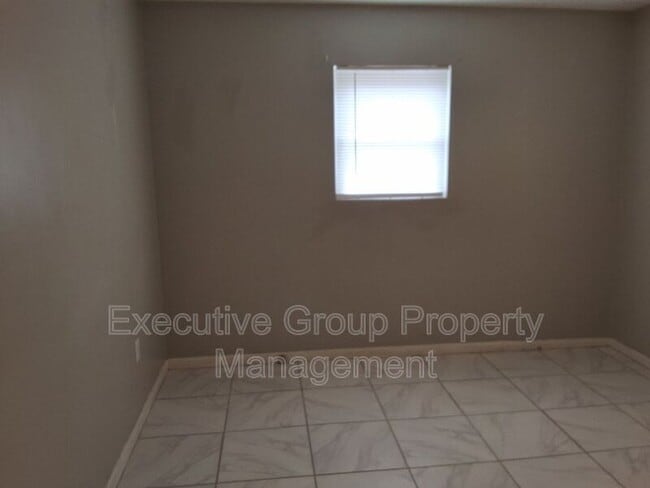 Building Photo - 1224 Hill St