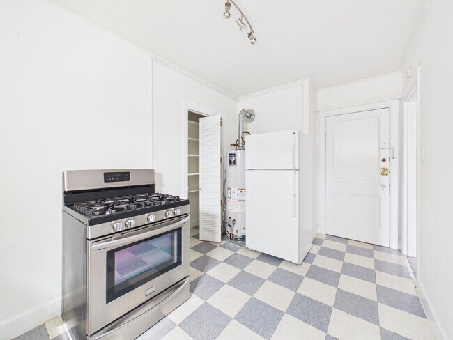 Building Photo - 1920 Richmond Ave.