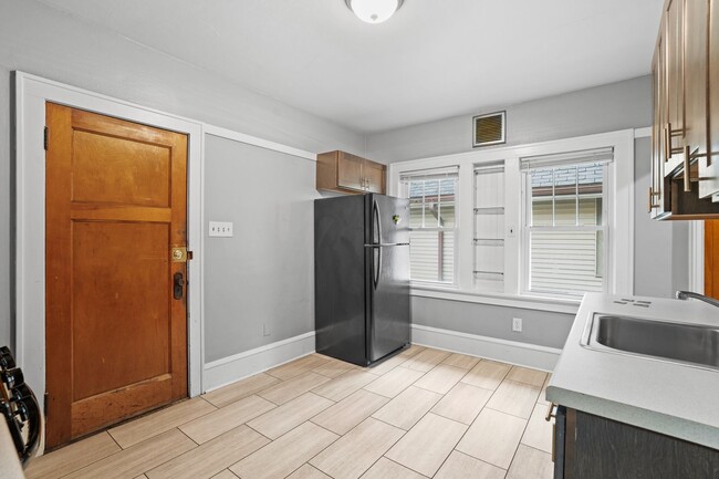 Building Photo - Maryland Upper near UWM