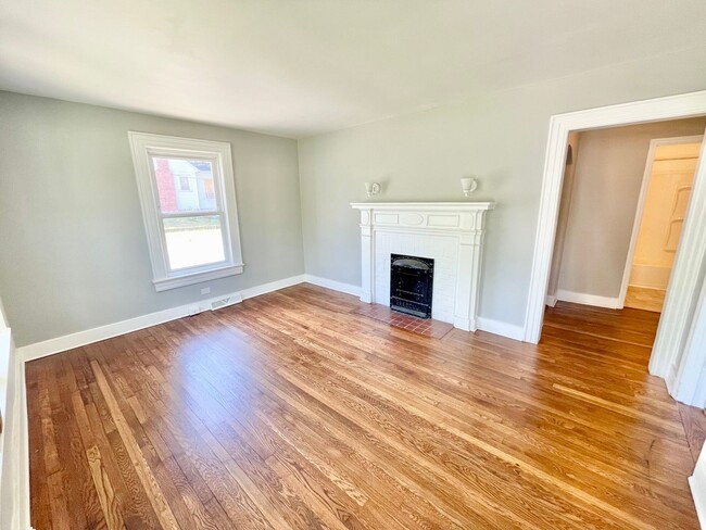 Building Photo - Cute 3 Bed 1 Bath Home Near UNCG!!