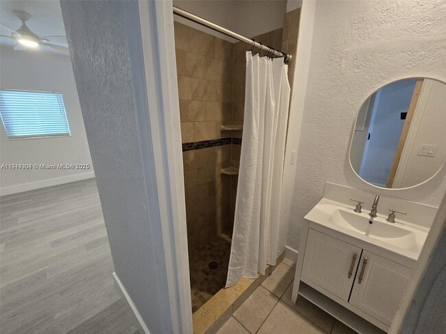 Building Photo - 1637 SW 17th St