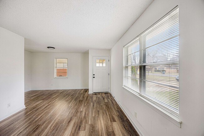 Building Photo - 5450 Loch Lomond Rd