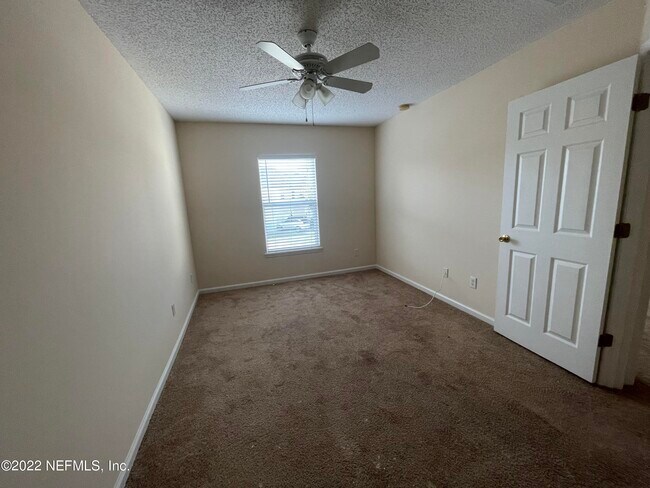 Building Photo - 466 Sherwood Oaks Dr