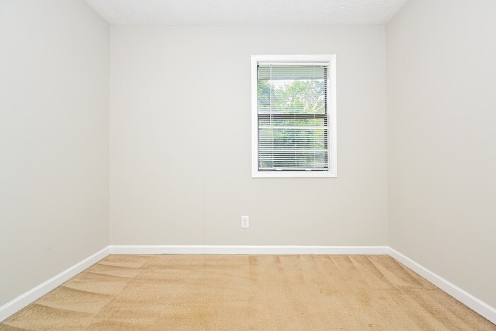 Building Photo - 999 Fairview Rd