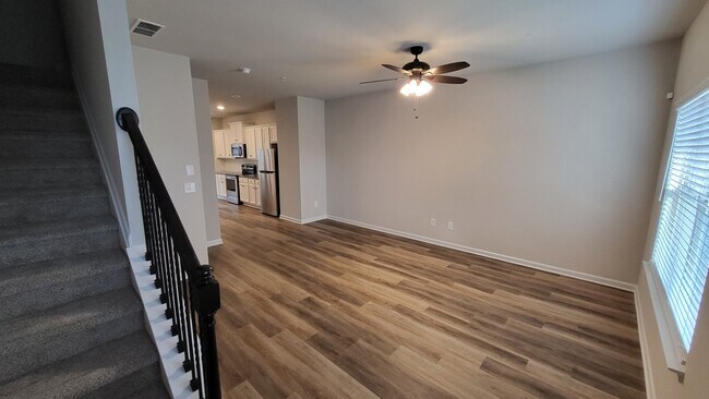 Living/Family Room - 1373 Bayrose Cir