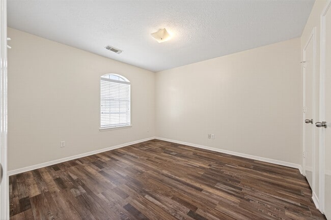 Building Photo - 3810 Timber Rail Dr