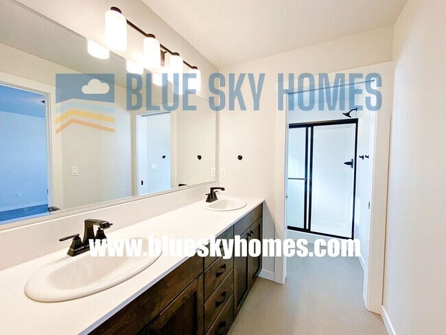 Building Photo - 173 W Norwich St