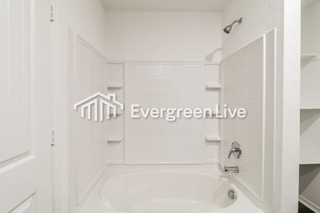 Building Photo - 113 Terrence Dr