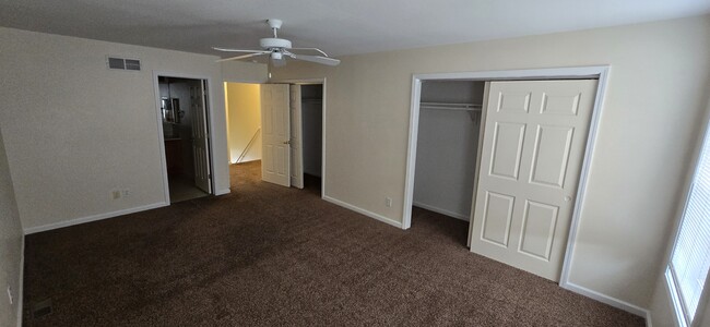 Building Photo - 4400 Rawhide Rd
