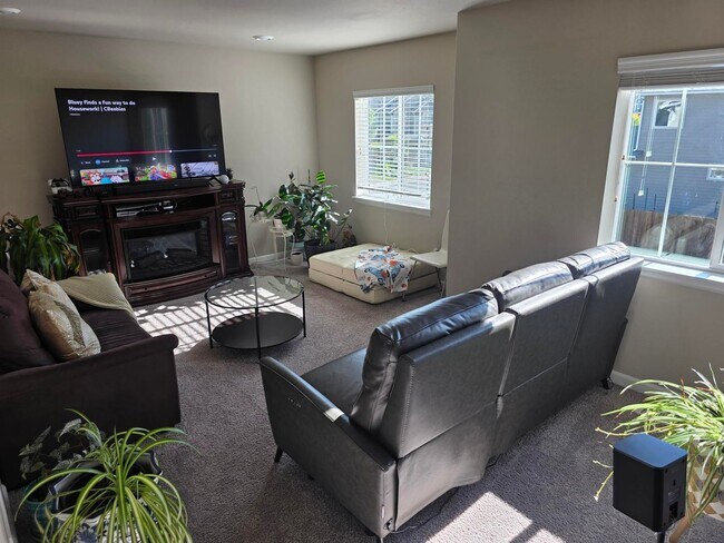 Building Photo - Gig Harbor McCormick Creek Phase 2 - 4 bedroom 3 bathroom 2831 sq ft well maintained home! Avail ...