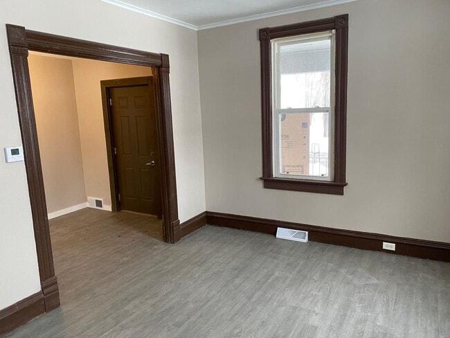 Building Photo - 5 Bed 1.5 Bath Single Family Home in Wausau