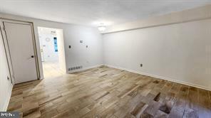 Building Photo - 1805 Dutch Village Dr