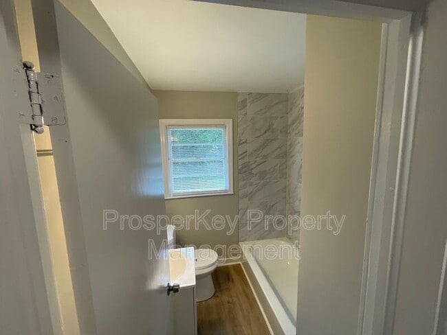 Building Photo - 4555 Hillpine Rd
