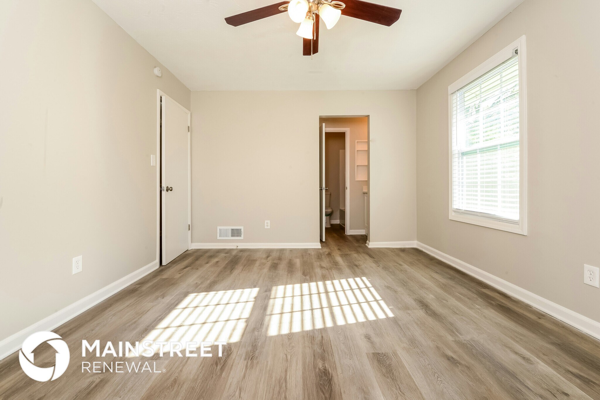 Building Photo - 8150 Flamingo Dr