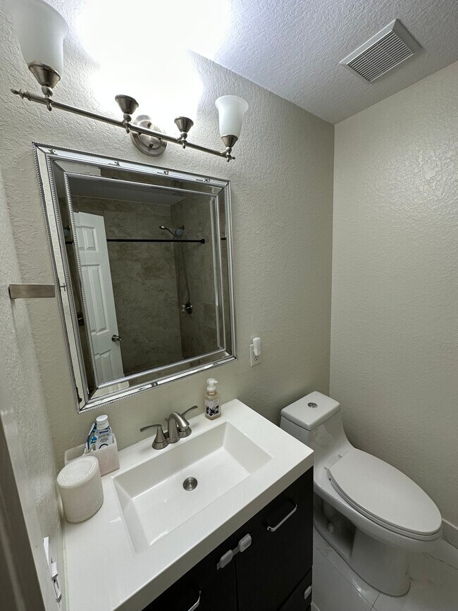 Building Photo - 20764 SW 82nd Ave