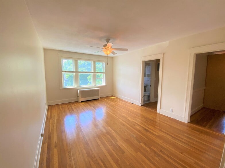 Building Photo - 520 High St