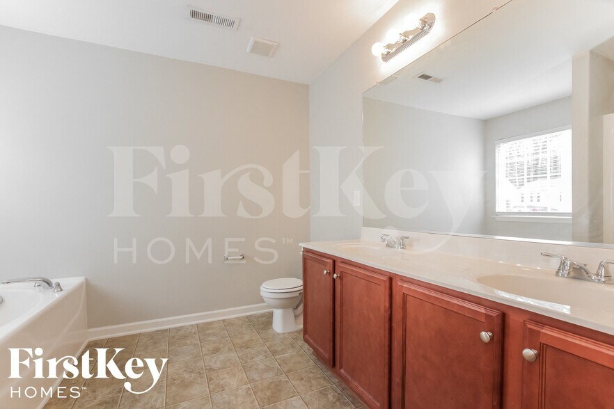 Building Photo - 3503 Whitworth Dr