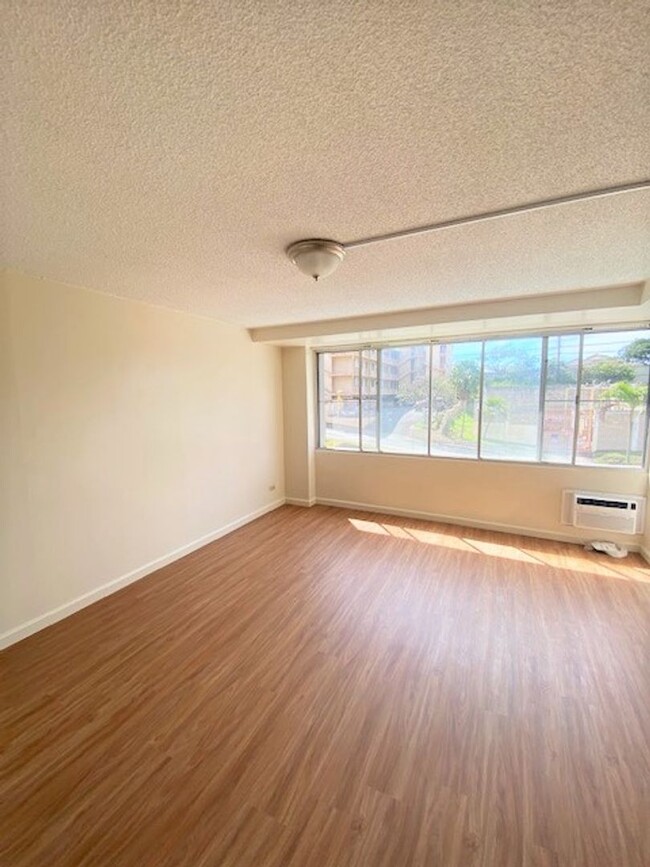 Primary Photo - Renovated studio unit at the Five Regents