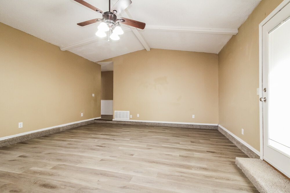 Building Photo - 501 S Bouziden Dr