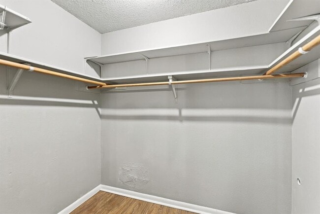 Building Photo - 7825 Beauregard Cir
